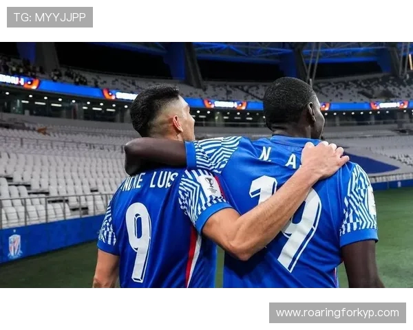 申花2-0首尔迎亚冠首胜阿苏埃破门安德烈路易斯再添关键一击